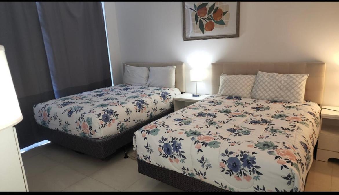 הלנדל ביץ' Stunning Penthouse Suite Waterfront 2Bd 2Ba מראה חיצוני תמונה