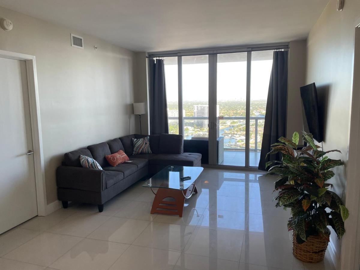 הלנדל ביץ' Stunning Penthouse Suite Waterfront 2Bd 2Ba מראה חיצוני תמונה