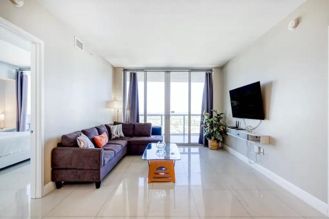 הלנדל ביץ' Stunning Penthouse Suite Waterfront 2Bd 2Ba מראה חיצוני תמונה
