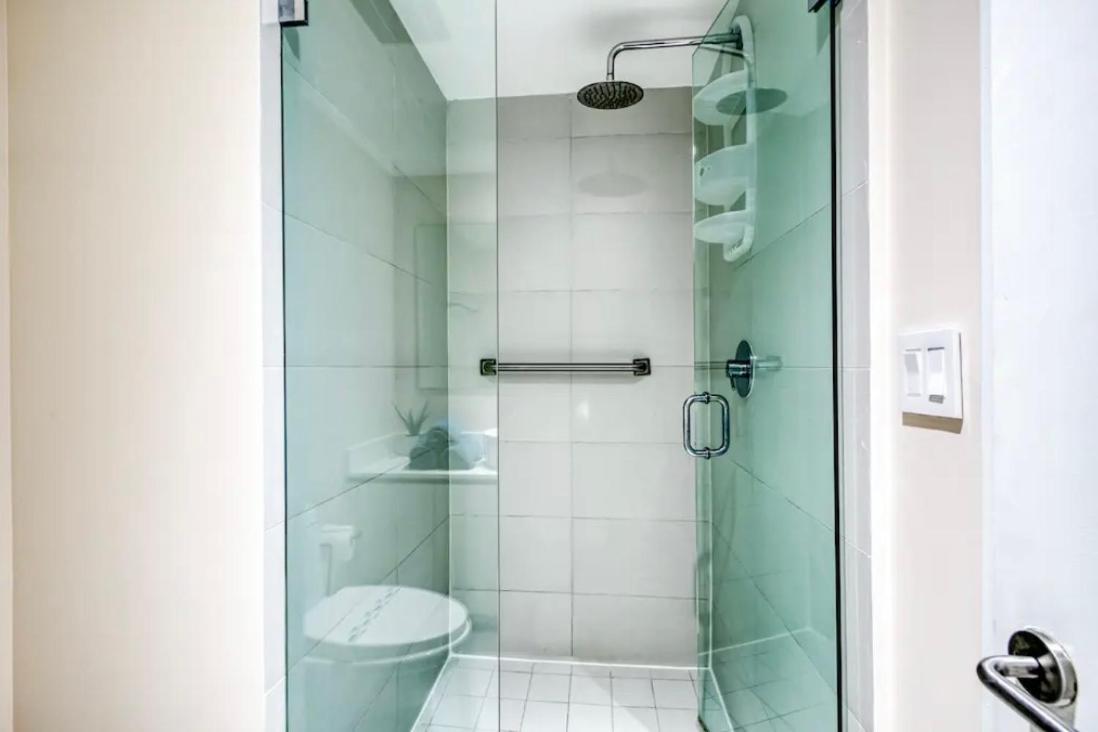 הלנדל ביץ' Stunning Penthouse Suite Waterfront 2Bd 2Ba מראה חיצוני תמונה